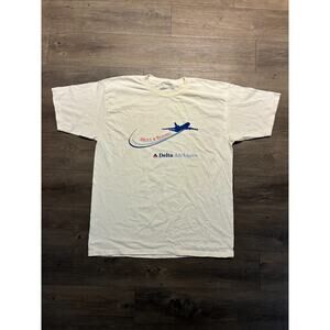 Vintage 90s Men's Delta Air Lines T-Shirt White Graphic Short Sleeve Airplane